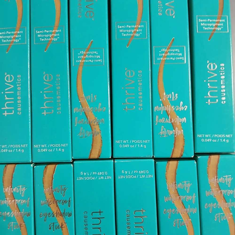 BOGO Thrive Causemetics Infinity Eyeshadow Stick - Tamala - Picture 2 of 6